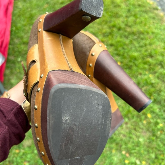 UGG high heel animal fur shoes - Picture 2 of 3